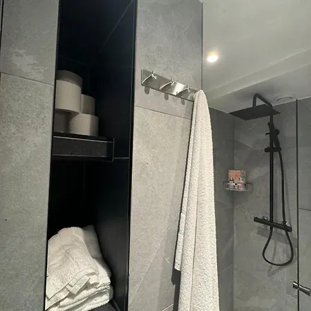 Newly Renovated 2-room Lejlighed Bergen