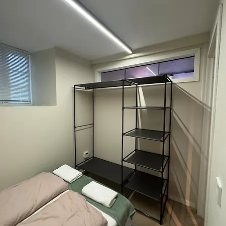 Newly Renovated 2-room